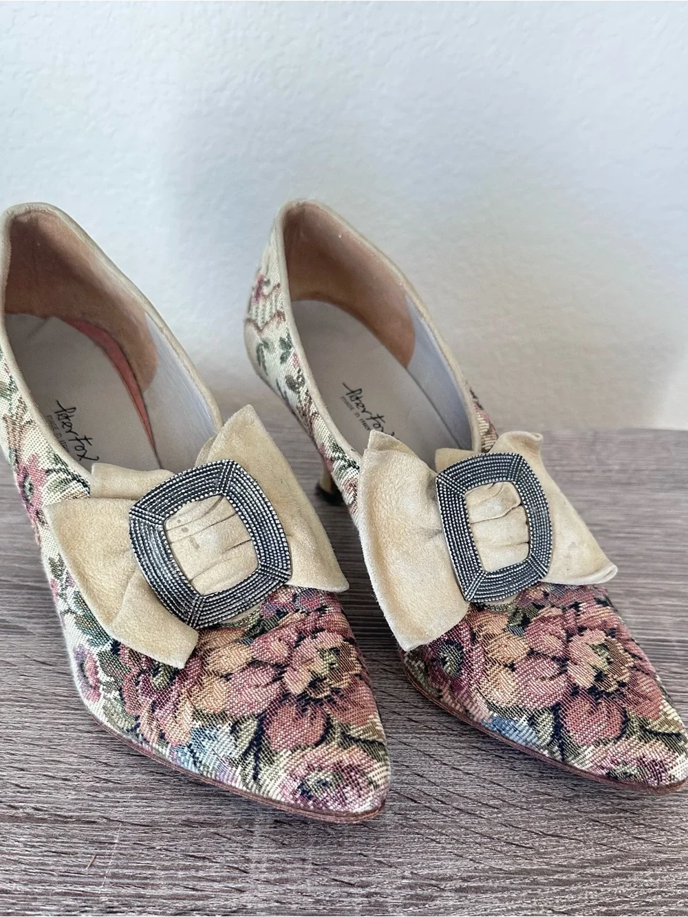 Peter Fox Vintage Woven Floral Tapestry Suede Bow Buckle Heels Pumps Italy 7.5B